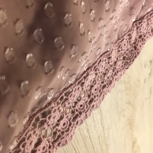 Lavender Sheer Vintage-Style Flowing Blouse - Picture 4 of 8